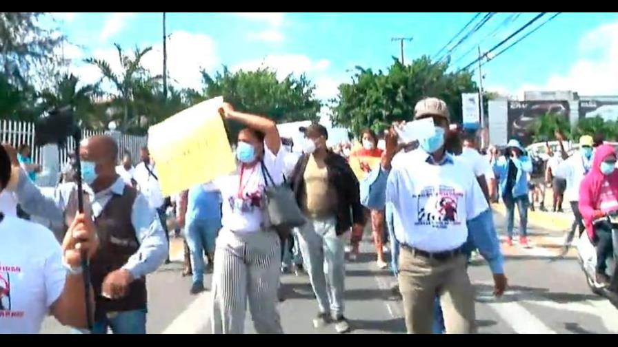 Protestan contra la Policía Nacional y fiscal de San Pedro de Macorís