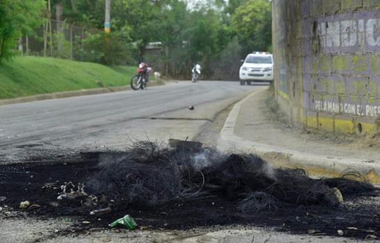 La escuela Manuel Llanes no ha empezado año escolar por falta de profesores y malas condiciones del plantel 