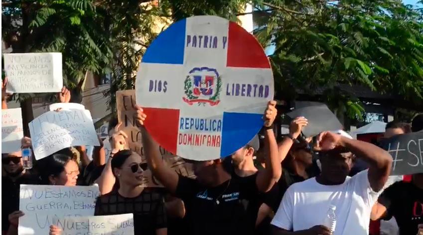 Pueblos del Cibao se manifiestan de forma simultánea contra la JCE