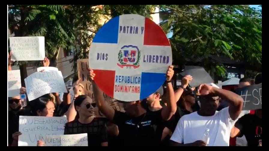 Pueblos del Cibao se manifiestan de forma simultánea contra la JCE