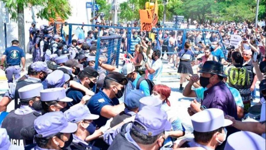 Fuertes disturbios en ciudad argentina por regreso a cuarentena estricta
