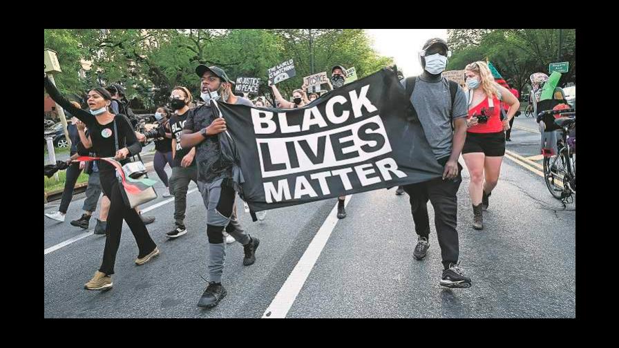 Prosiguen en Portland los choques entre manifestantes y fuerzas de seguridad