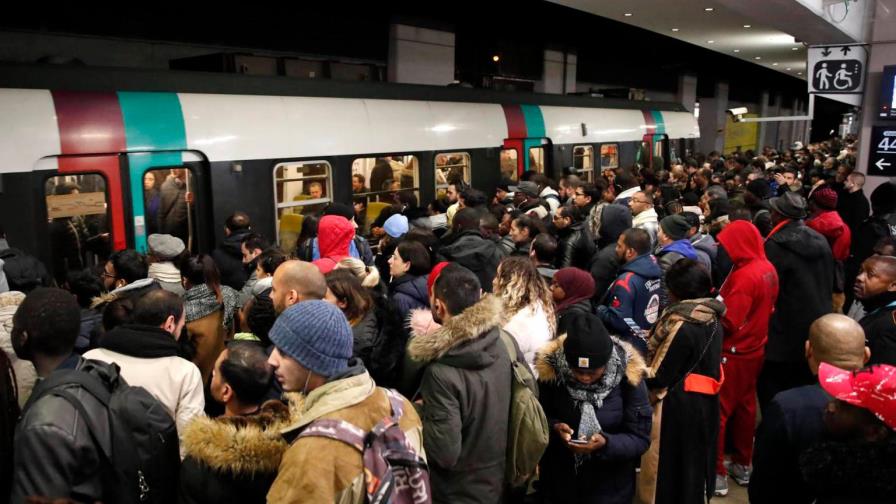 Gobierno francés y sindicatos no logran acuerdo sobre reforma al sistema de pensiones Gobierno francés y sindicatos no logran acuerdo sobre reforma al sistema de pensiones