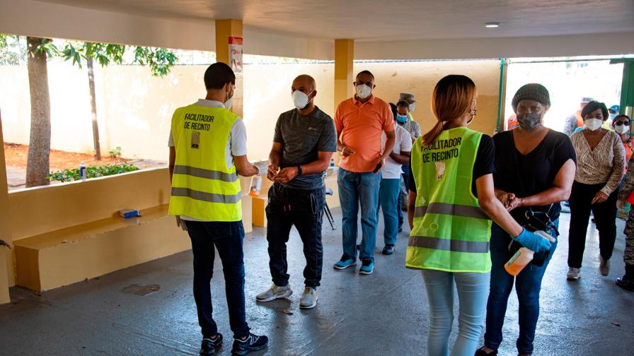 Un muerto, tres heridos, denuncias y alta asistencia votantes en jornada elecciones 