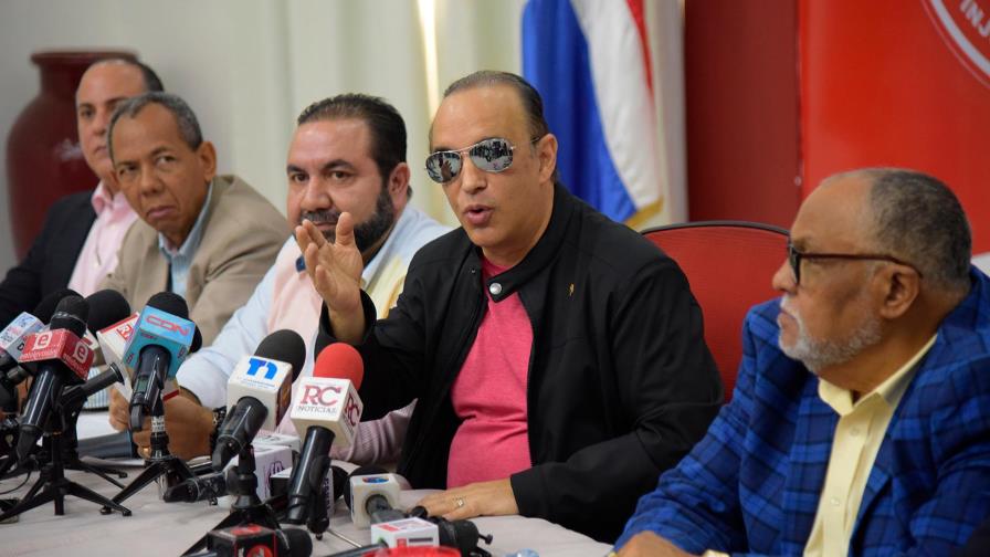 Resurgen propuestas para reforma constitucional que habilite a Danilo para 2024