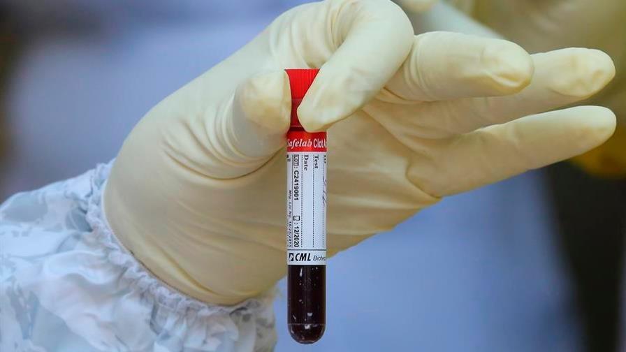 Un análisis de sangre podría indicar qué enfermos de COVID-19 pueden empeorar