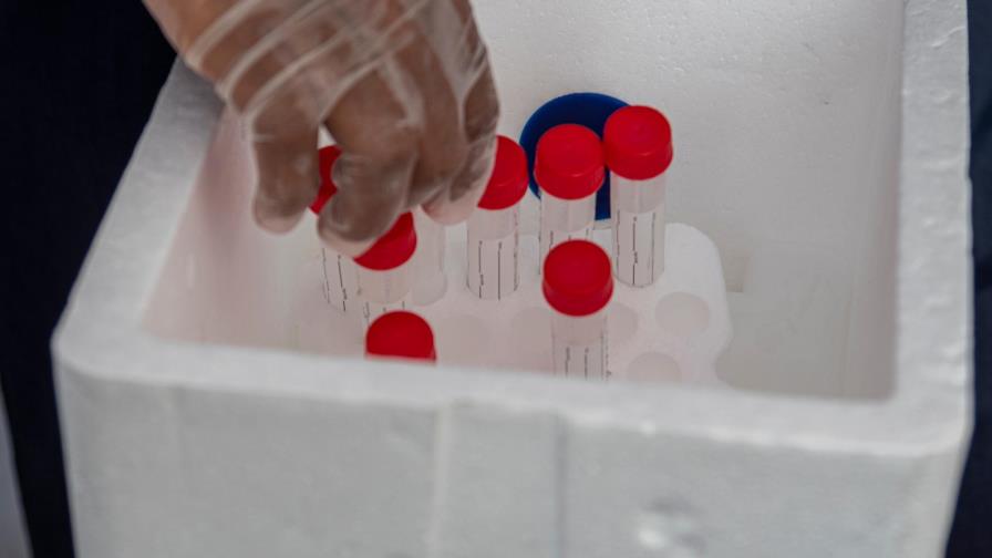 Cuestionan curva de contagio de COVID-19 esté disminuyendo en RD Cuestionan curva de contagio de COVID-19 esté disminuyendo en RD