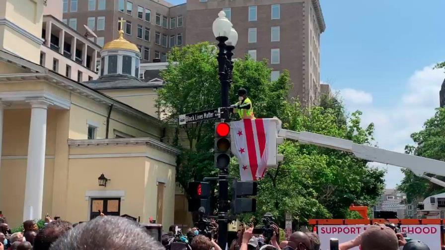 Cambian el nombre de una calle frente a la Casa Blanca a Black Lives Matter Cambian el nombre de una calle frente a la Casa Blanca a Black Lives Matter