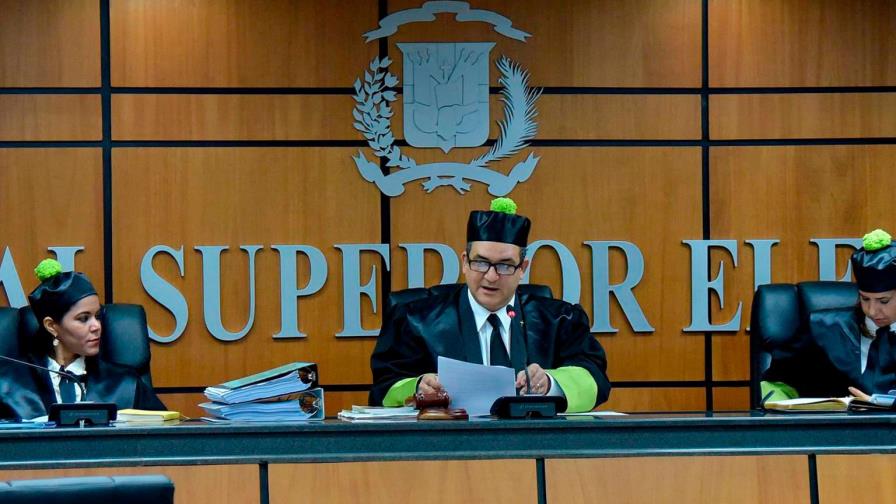 TSE se reserva fallo sobre demanda contra candidatura de Leonel Fernández por PTD