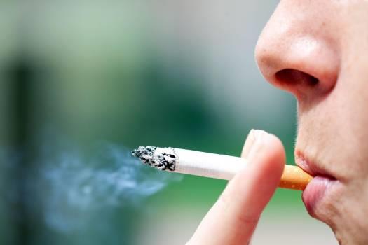 ¿100 años mínimo para comprar tabaco? Un proyecto en Hawái así lo propone