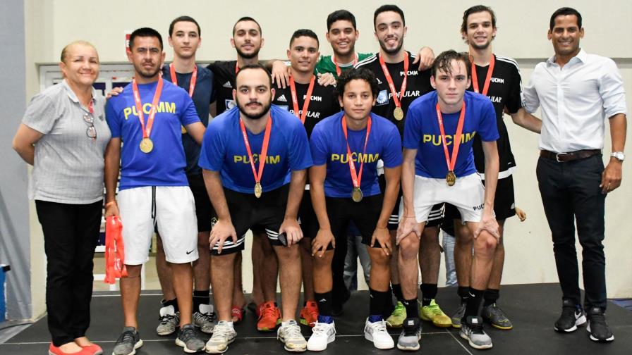 UNPHU y PUCMM se coronan en futsal en los Juegos Universitarios UNPHU y PUCMM se coronan en futsal en los Juegos Universitarios