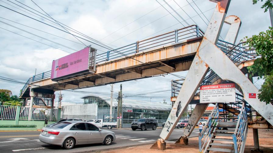 Peatonal Gasset es solo para publicidad oficial y privada Peatonal Gasset es solo para publicidad oficial y privada