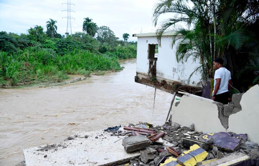 Lluvias provocan colapso puentes La Vega y Macorís