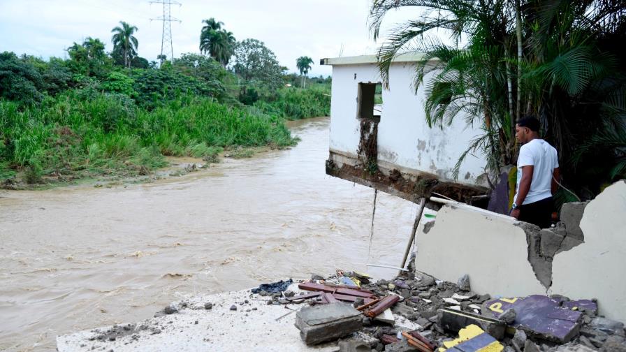 Lluvias provocan colapso puentes La Vega y Macorís Lluvias provocan colapso puentes La Vega y Macorís