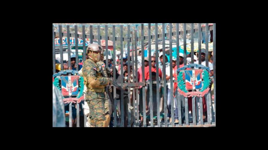 Gobierno buscará préstamo con banca internacional para construir la verja