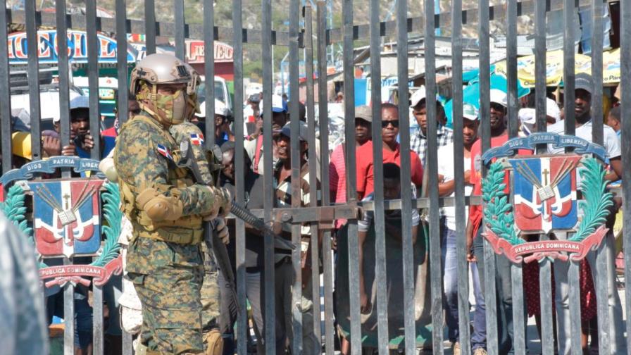 Más de 8000 soldados vigilan la frontera ante disturbios en Haití Más de 8000 soldados vigilan la frontera ante disturbios en Haití