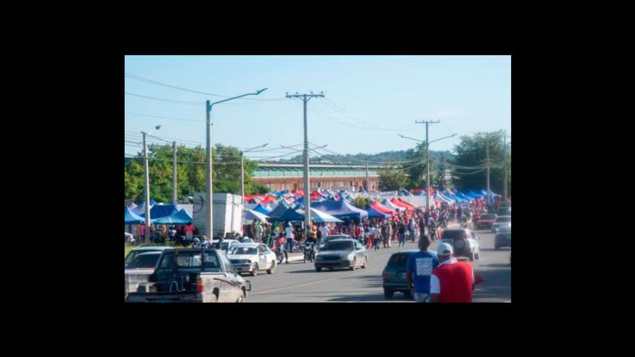 Ventas bajan hasta 60% en el mercado de La Pulga, dicen dirigentes Ventas bajan hasta 60% en el mercado de La Pulga, dicen dirigentes