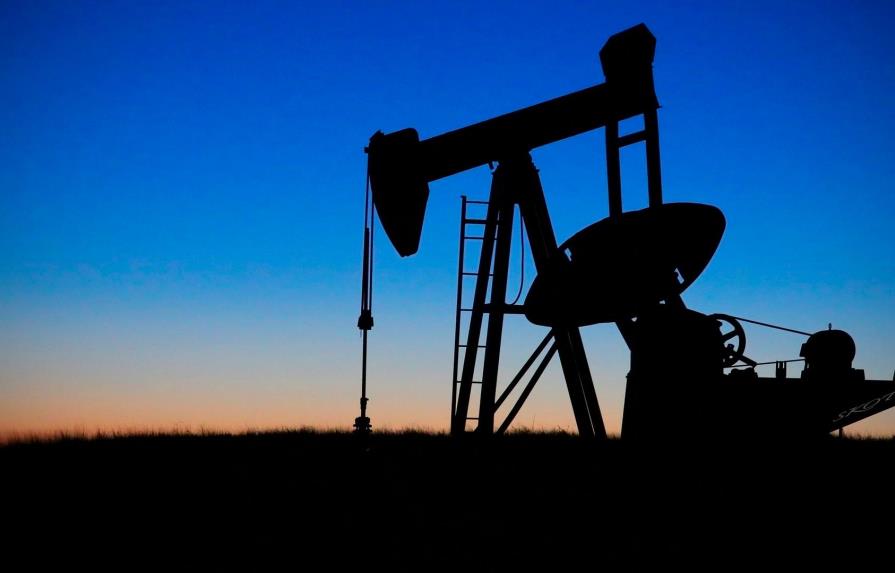 El petróleo de Texas baja un 1,01% y se sitúa por debajo de los 50 dólares