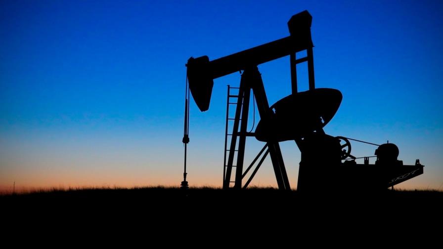 El petróleo de Texas sube un 0,93 % y llega a su punto más alto en tres meses El petróleo de Texas sube un 0,93 % y llega a su punto más alto en tres meses