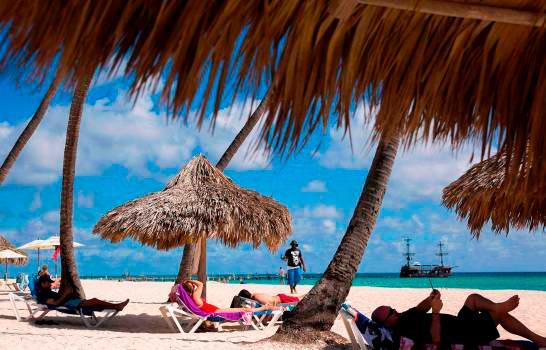 David Collado: Punta Cana ha recibido 21,486 turistas extranjeros en este mes
