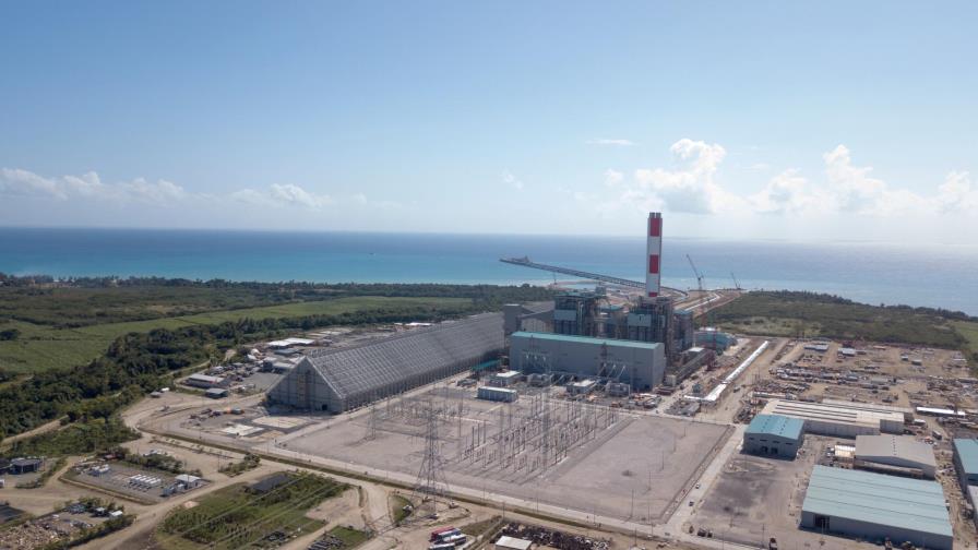 Energía y Minas asegura actuó acorde a la ley al anular licitación de pólizas para Punta Catalina