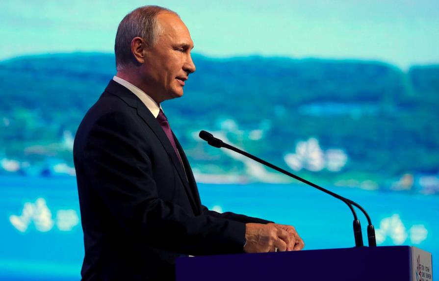 Asesores de Putin y Trump abordan relaciones bilaterales en Moscú