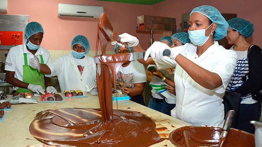 Más empleadores activos, pero lejos de nivel previo a pandemia