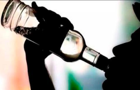 Alrededor del 60 % de las bebidas decomisadas y analizadas en colmados están adulteradas con metanol