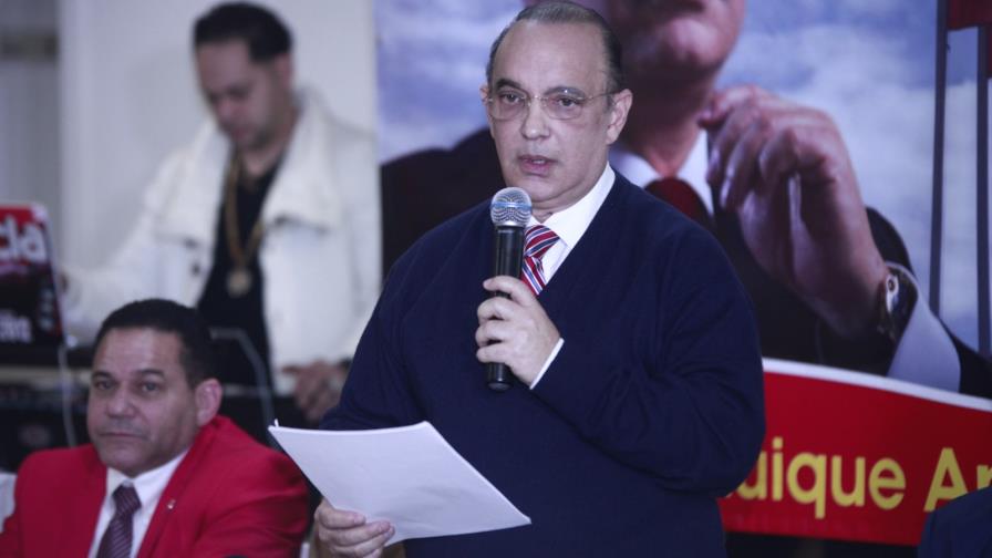 Quique Antún dice gobiernos han utilizado a dominicanos en el exterior como “vacas lecheras” Quique Antún dice gobiernos han utilizado a dominicanos en el exterior como “vacas lecheras”