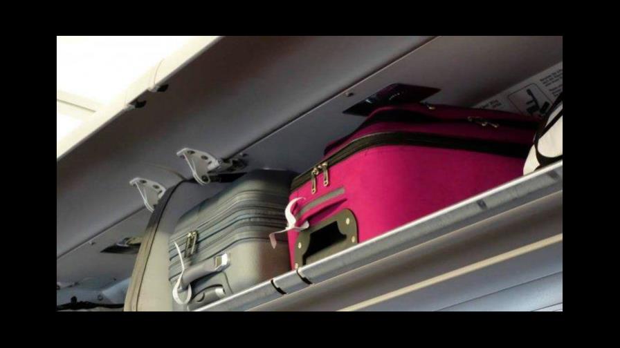 Autoridades llaman a aerolíneas mexicanas a dejar de cobrar equipaje de mano