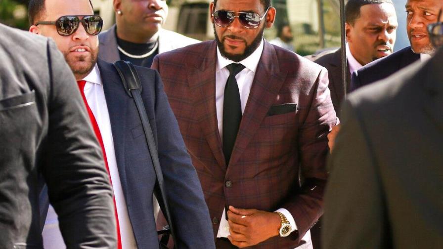 Actualizan acusación de abuso sexual contra R. Kelly Actualizan acusación de abuso sexual contra R. Kelly