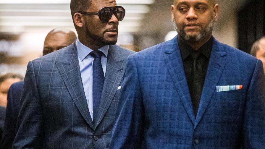 Decenas de testigos relatan durante un mes los supuestos abusos de R. Kelly Decenas de testigos relatan durante un mes los supuestos abusos de R. Kelly