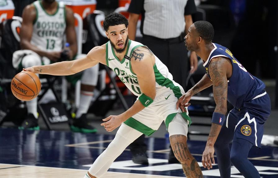 Con impresionante racha al cierre, Celtics frenan a Nuggets