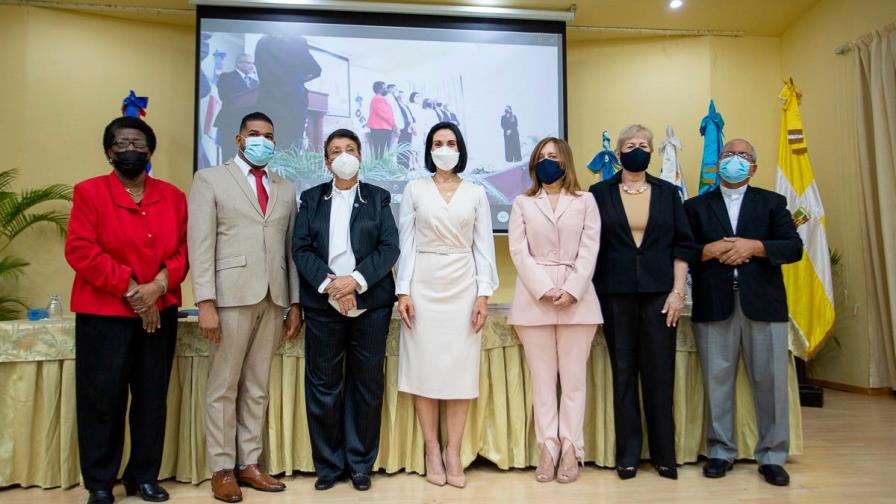 Autoridades clausuran diplomado en Atención Integral a la Primera Infancia