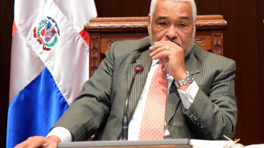 Familia de Radhamés Camacho anclada en distintas instituciones estatales