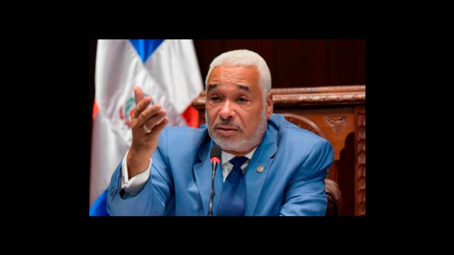 Radhamés Camacho defiende la educación dominicana