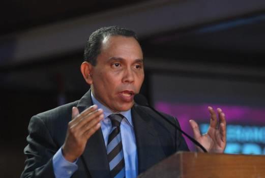Radhamés Jiménez emplaza a líderes del PRM a demostrar rechazo a reelección
