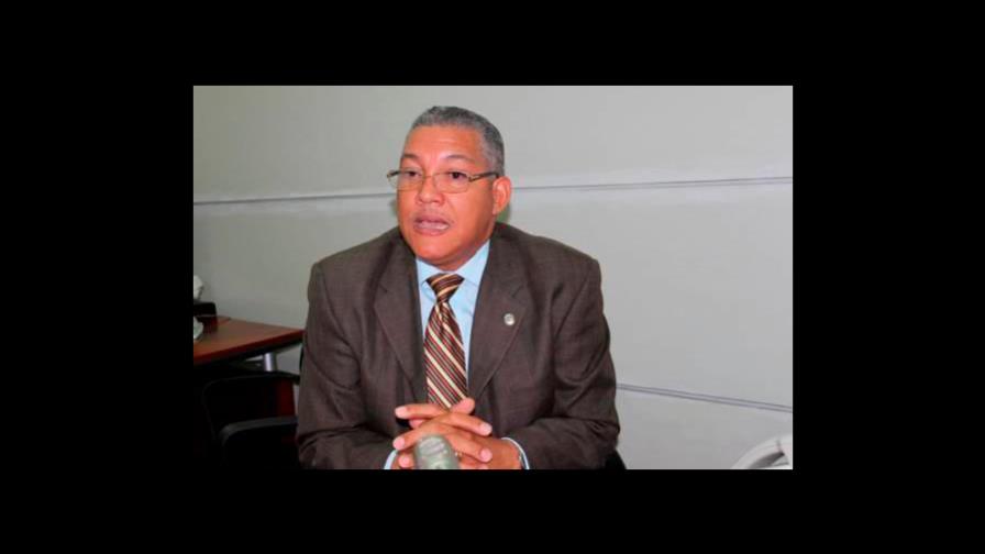 González y dirigentes del PRD se van al PRM