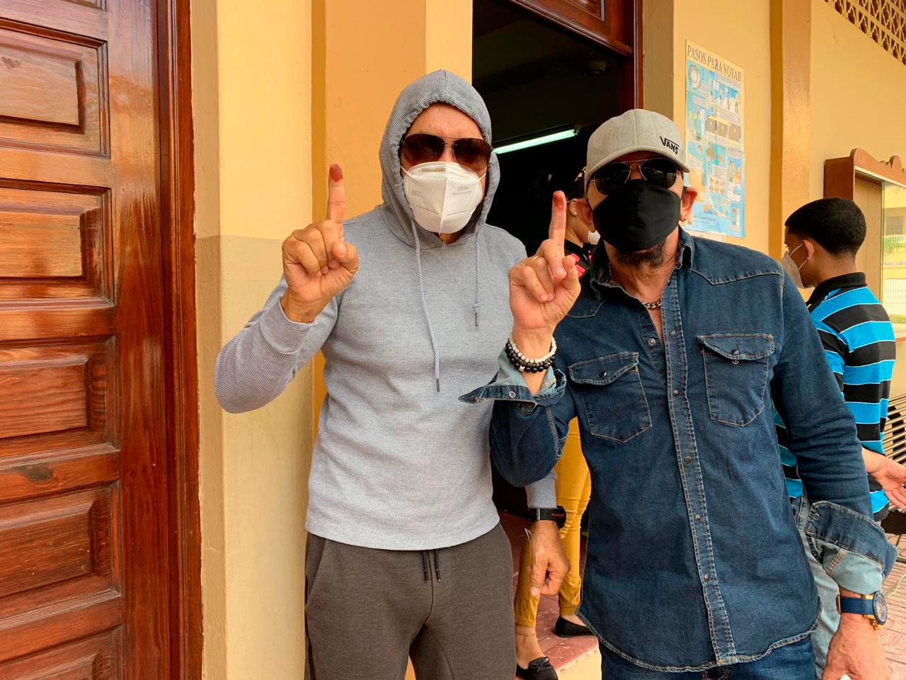 Rafa y Luis Rosario acudieron a votar.
