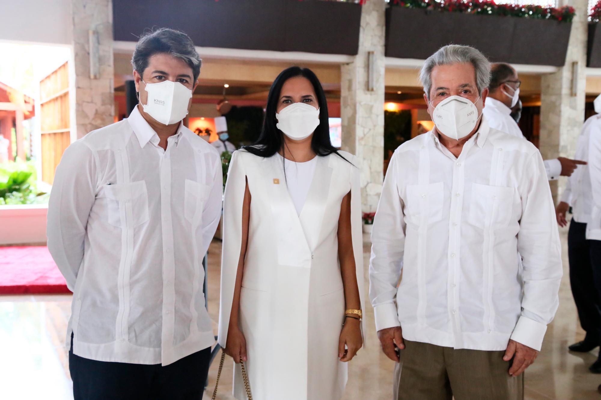 Rafael Blanco, Deyanira Papaterra y Rafael Blanco Canto.