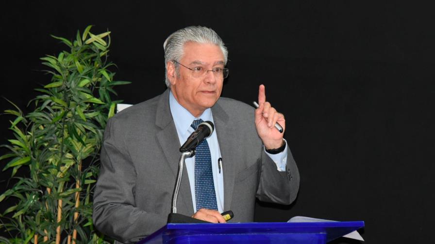 Rafael Emilio Yunén afirma municipios son espacios “caóticos y desordenados”