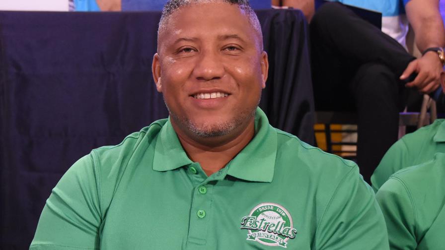 Estrellas Orientales completan equipo operaciones de béisbol