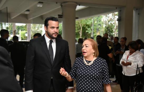 Funcionarios, empresarios y políticos, presentes en la Blandino por muerte del padre del presidente Funcionarios, empresarios y políticos, presentes en la Blandino por muerte del padre del presidente