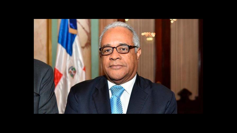 Ministro de Salud rechaza acusación de que esconde datos sobre dengue