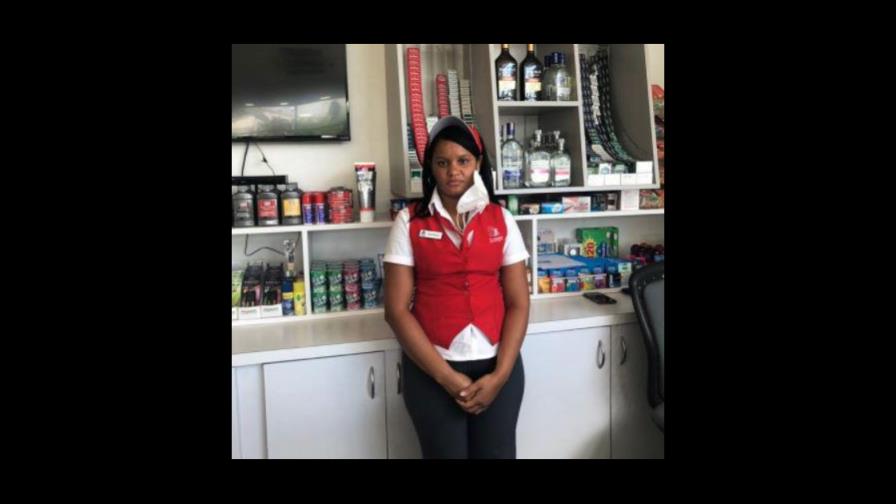 Abogado solicita indemnización RD$6 millones contra hombre que lanzó café a empleada