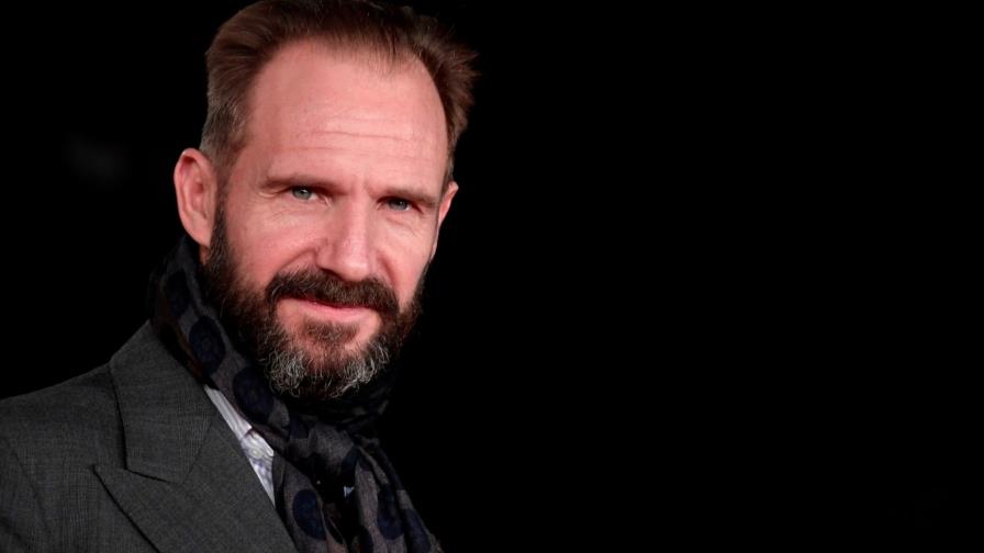 Actor Ralph Fiennes habla en exclusiva para República Dominicana 
