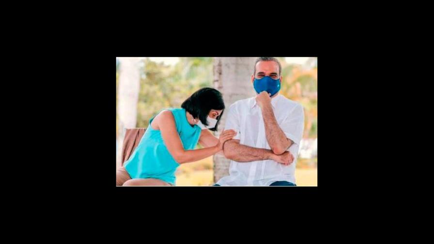 El presidente Abinader cumple hoy 54 años de edad y diferentes sectores y su familia lo felicitan El presidente Abinader cumple hoy 54 años de edad y diferentes sectores y su familia lo felicitan