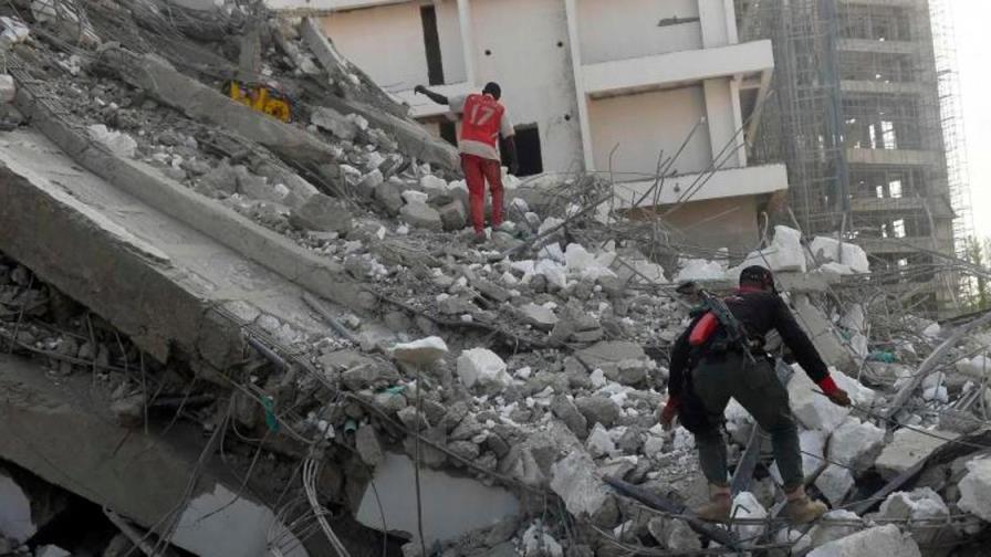 Al menos 4 muertos al derrumbarse un gran edificio en obras en Nigeria