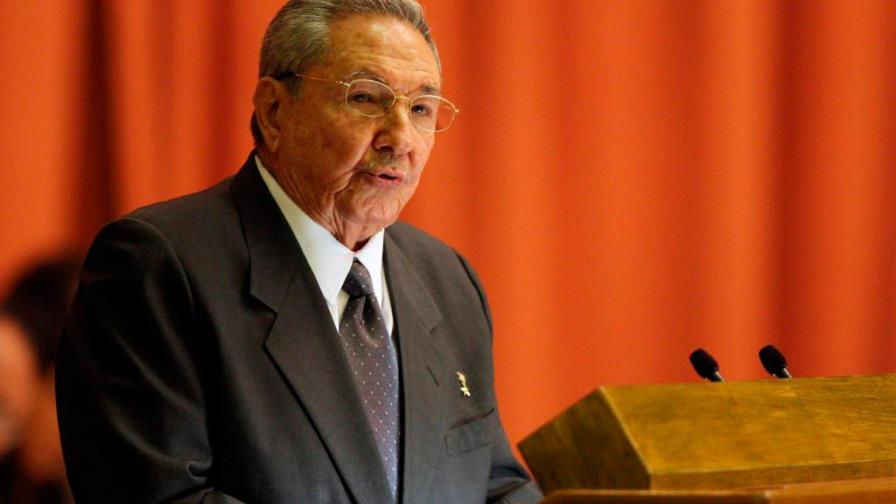 Raúl Castro reaparece tras protestas que dejan un centenar de detenidos en Cuba Raúl Castro reaparece tras protestas que dejan un centenar de detenidos en Cuba