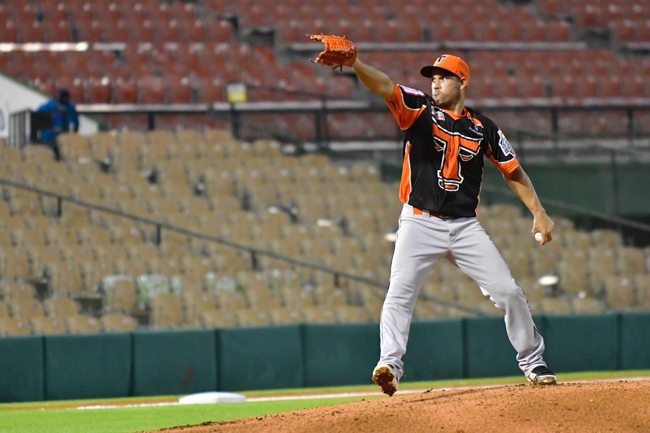 Raúl Valdés es el lanzador que presentan los Toros del Este para su partido el 10 de diciembre del 2021 frente a los Gigantes del Cibao, en San Francisco de Macorís. (Prensa/Toros del Este)